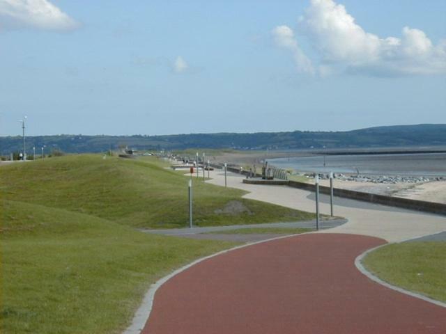 Beach Front Ground Floor Apartment Llanelli Luaran gambar